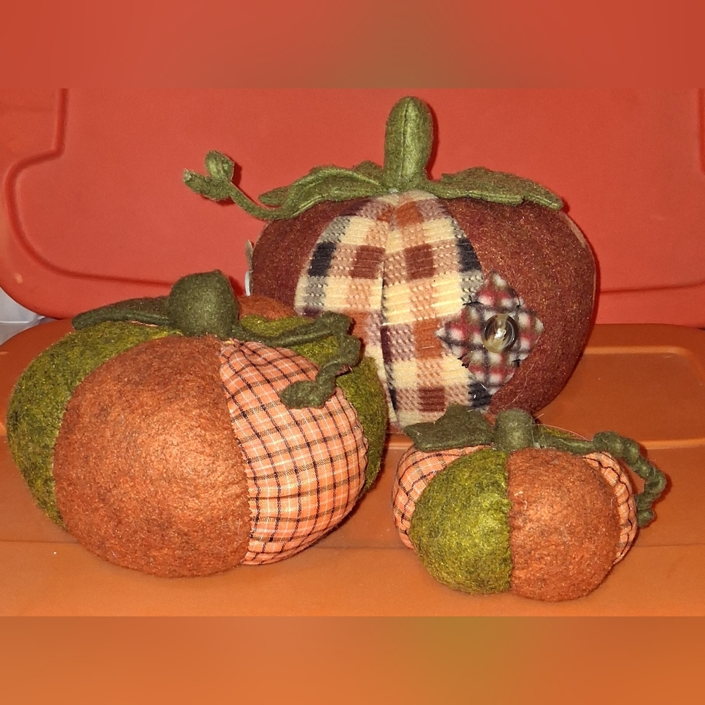 Fall Color Plush Pumpkin Collection (5) - Picture 2 of 8